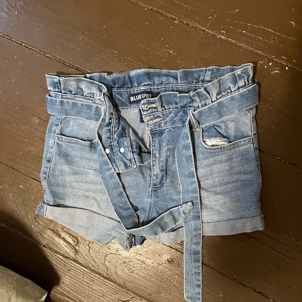 Size 3 paper bag shorts with belt